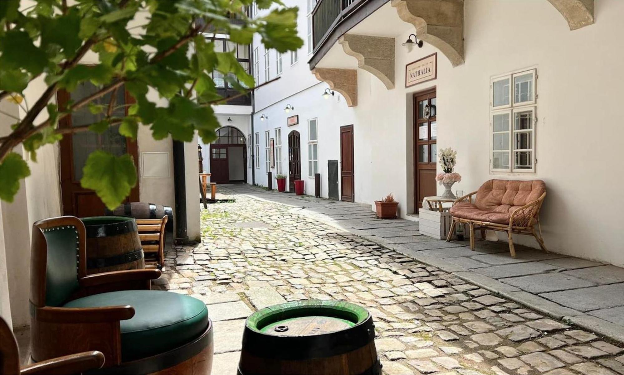 Spa Beerland - At The Golden Lamb Plzen Exterior photo